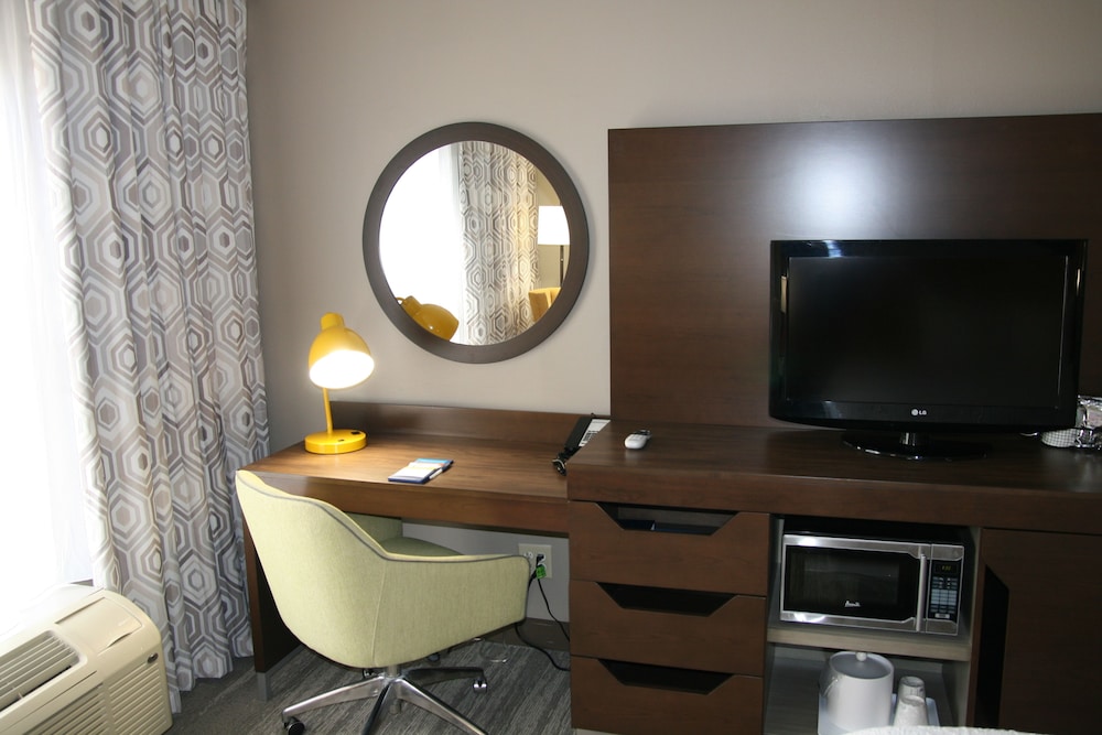 Hampton Inn & Suites Concord Charlotte - photo 9