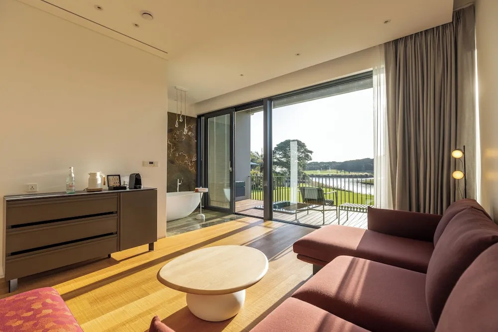 Kase Lodge — 5-Star Luxury Hotel in Jeju City, South Korea