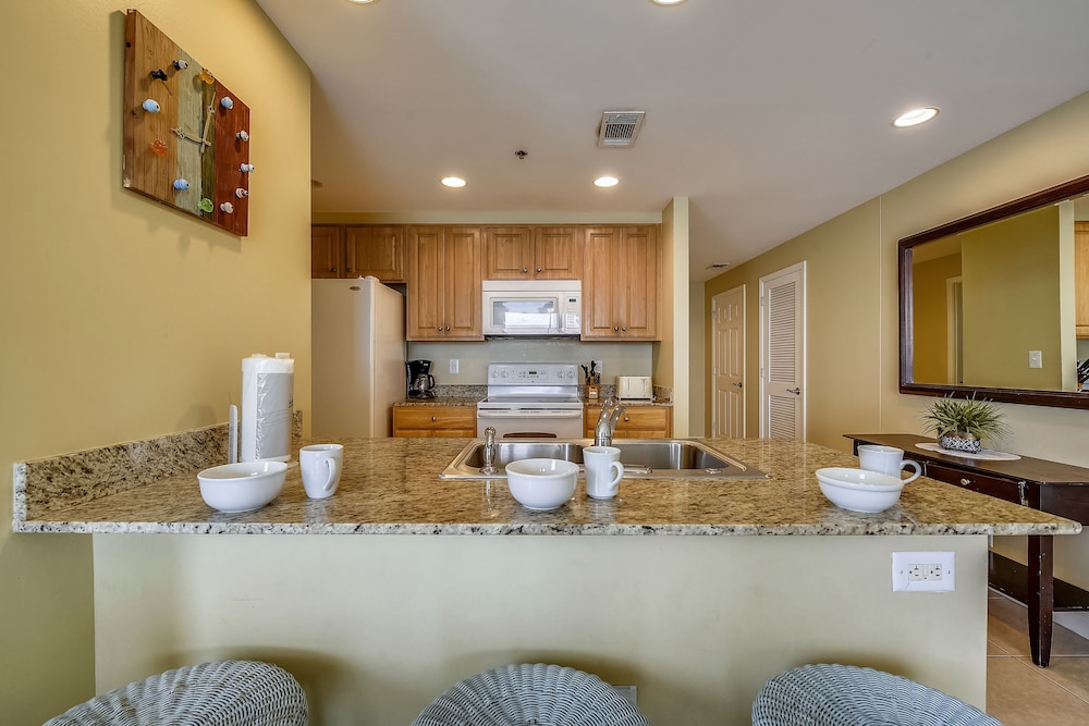 Splash Beach Resort by Book That Condo - photo 44