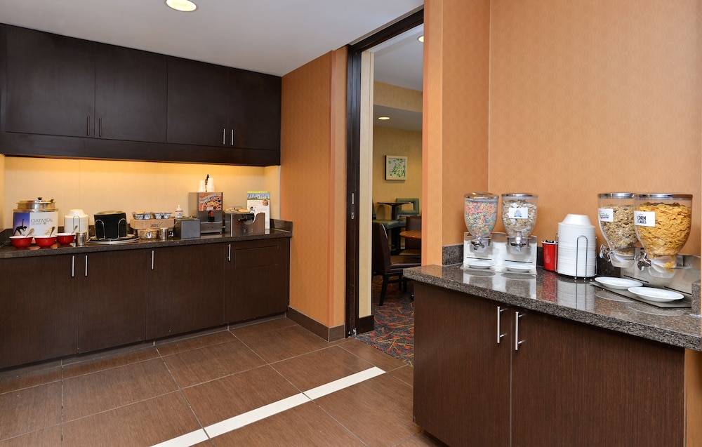 Residence Inn by Marriott Coralville - photo 33