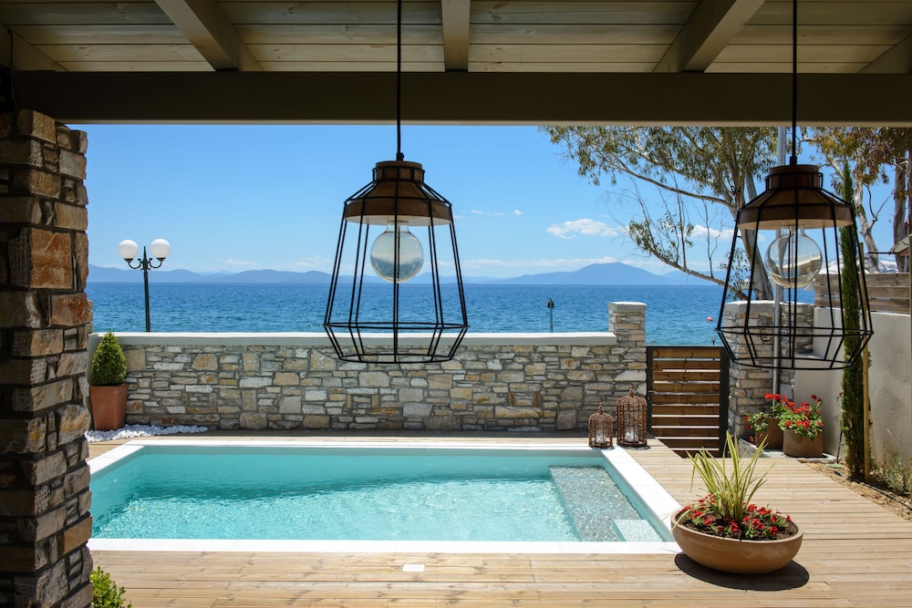 Gatzea Villas — 4-Star Luxury Hotel in Portaria, Greece