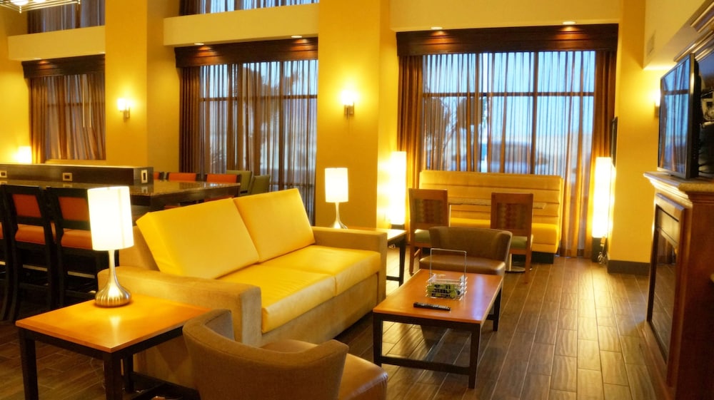 Hampton Inn & Suites Kingman - photo 29