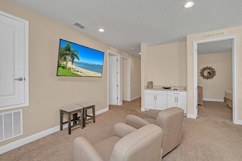 Reunion Golf Resort 8 Bed 8 Bath Amazing Pool Home 8 Bedroom Villa by RedAwning - photo 30