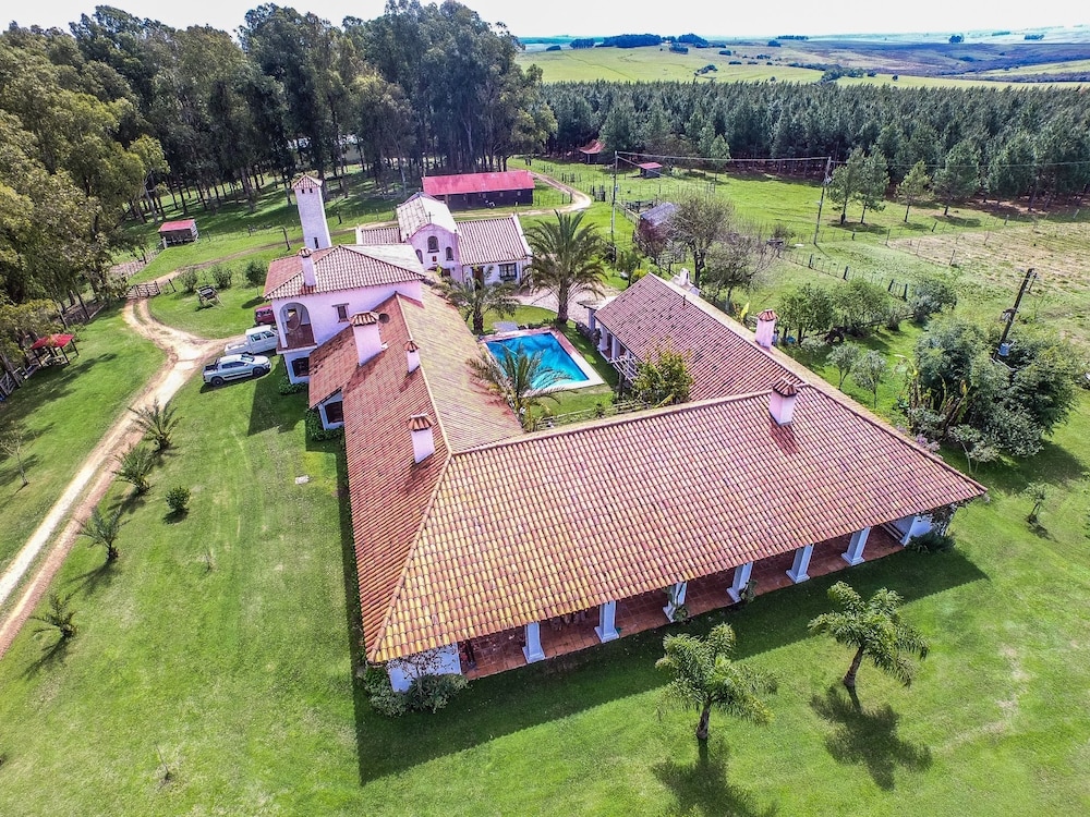 Pinos De La Quebrada — Treinta Y Tres