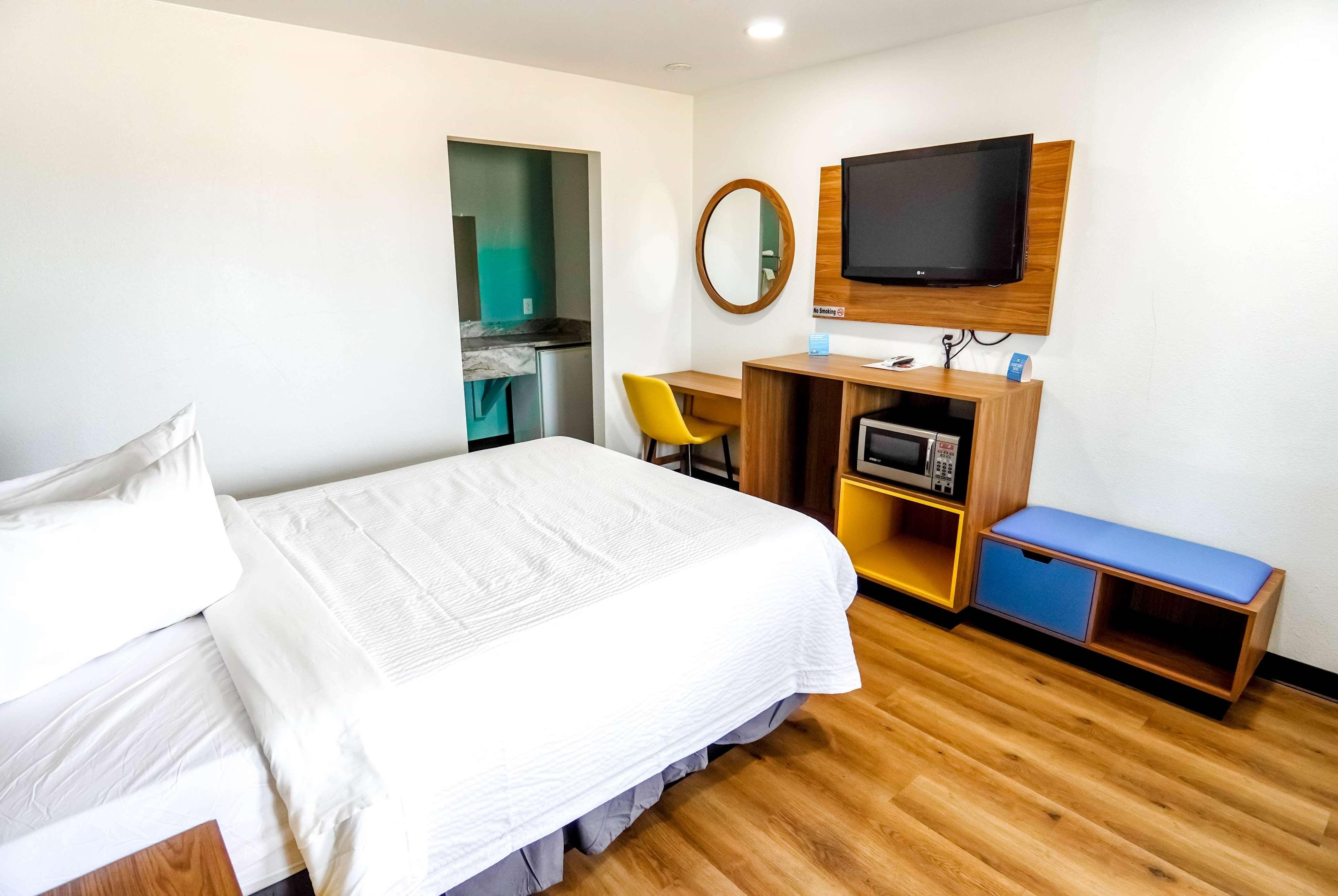 Beyond Stay Hotel - photo 8