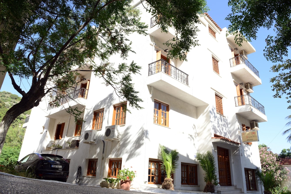 Anthemis Hotel - carbon neutral hotel in Agios Kirykos