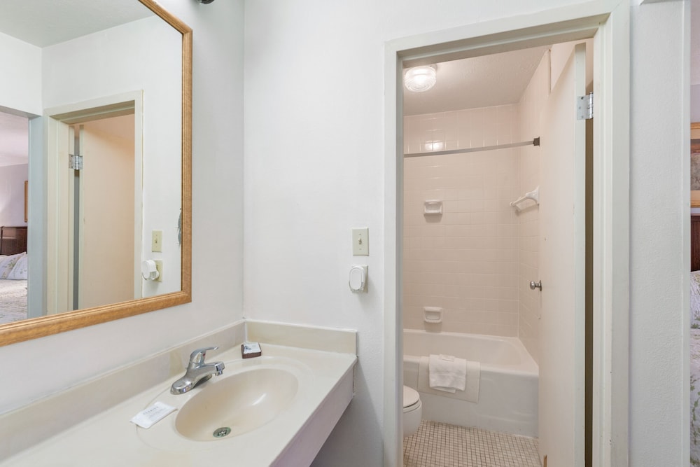 Travelodge Inn and Suites by Wyndham Historic Area - photo 16