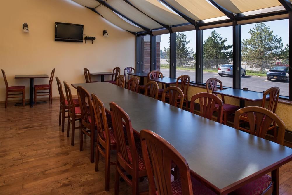 Ramada Plaza Rochester Airport - photo 107