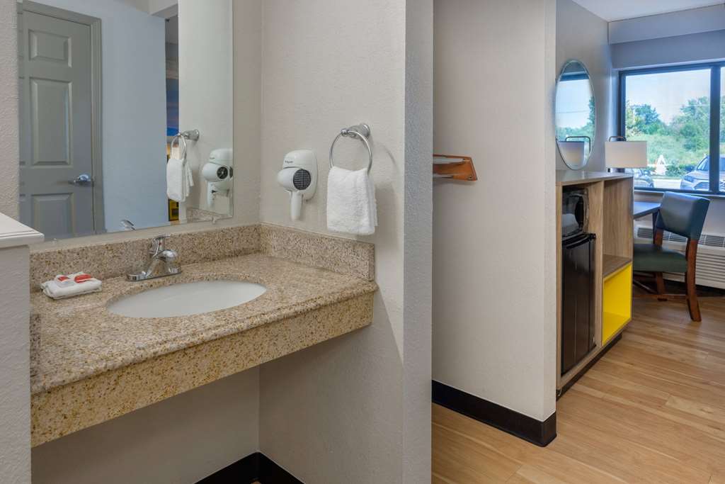 Days Inn by Wyndham Pleasant Prairie Kenosha - photo 30