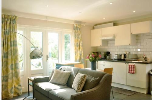Trinidad 45 School Road Coach House — 4-Star Luxury Hotel in Birmingham, United Kingdom