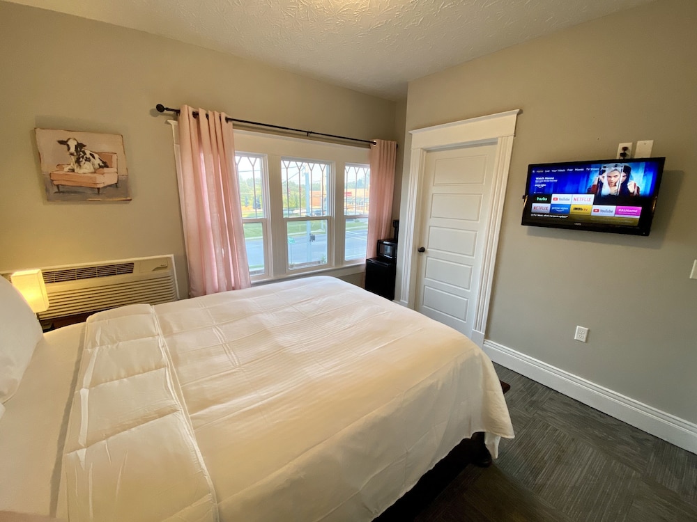 Twin Lakes Creamery Grill & Inn - photo 3