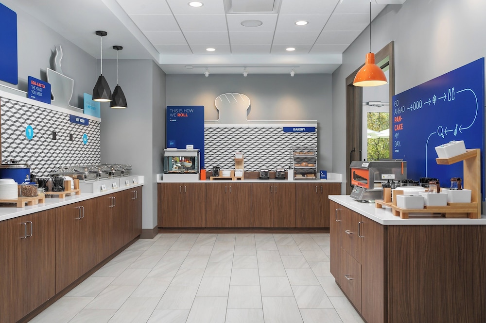Holiday Inn Express Chattanooga Hamilton Place by IHG - photo 22