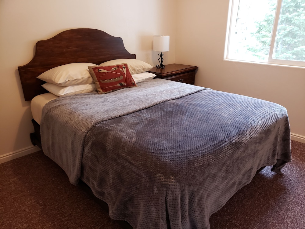 Duck Creek Village Inn — Alton — photo 5