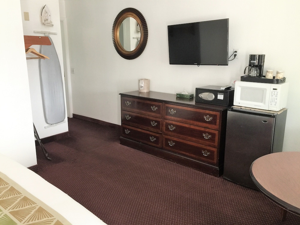 Westward Inn - photo 12