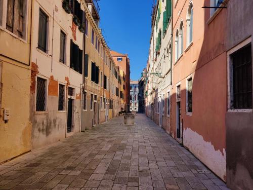 Uncharted Venice Ca' Borgoloco — 4-Star Luxury Hotel in Venice, Italy