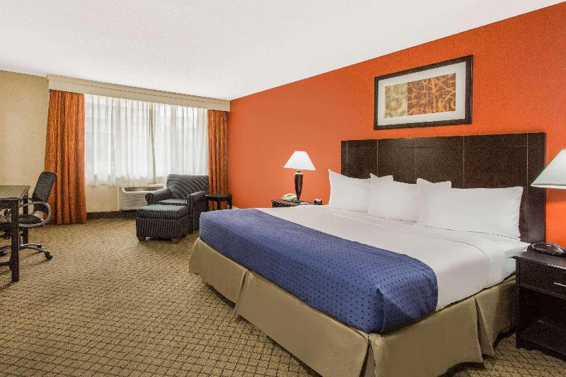 Baymont by Wyndham Fayetteville Fort Bragg Area - photo 8