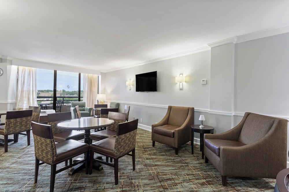 Crowne Plaza Executive Center Baton Rouge by IHG - photo 83