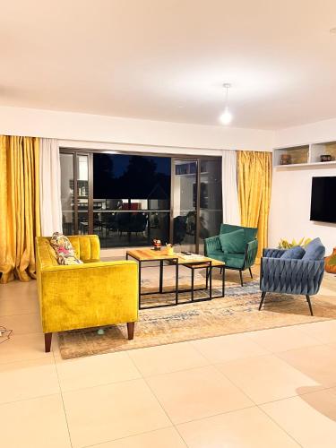 Luxury 2 Bedroom Astoria Apartments