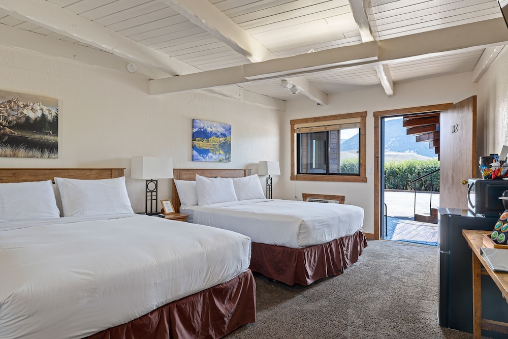 Elk Refuge Inn - photo 67