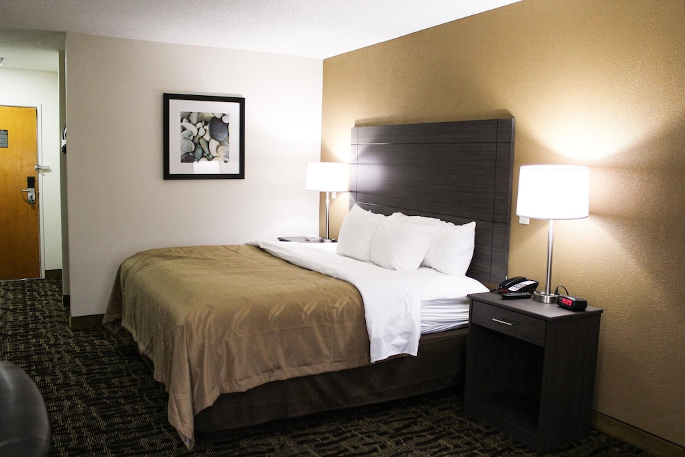 Quality Inn Clinton Knoxville North - photo 11