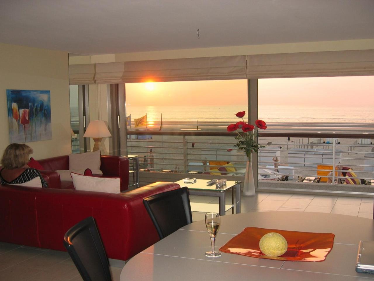 Residentie Albert 1 App.202 Zeelaan 214 — 4-Star Luxury Hotel in De Panne, Belgium
