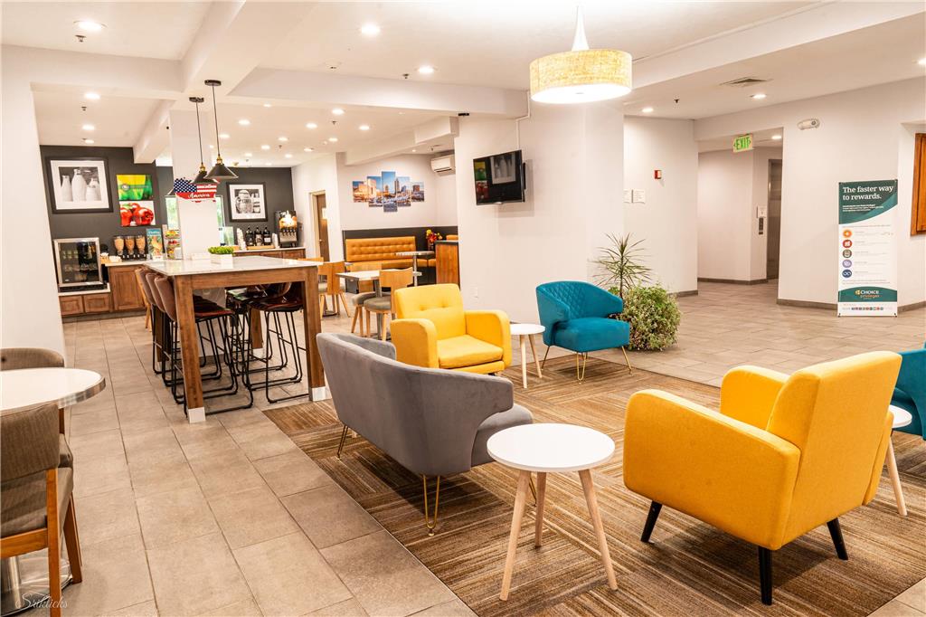 Quality Inn & Suites Oakwood Village Cleveland South - photo 8