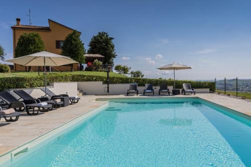 Leondina Country House — 4-Star Luxury Hotel in Corinaldo, Italy