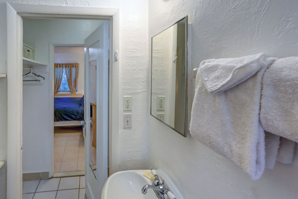 Richard's Motel Extended Stay - photo 94
