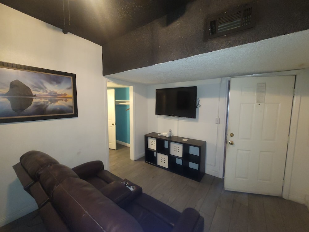 Desert Hills Motel - photo 37