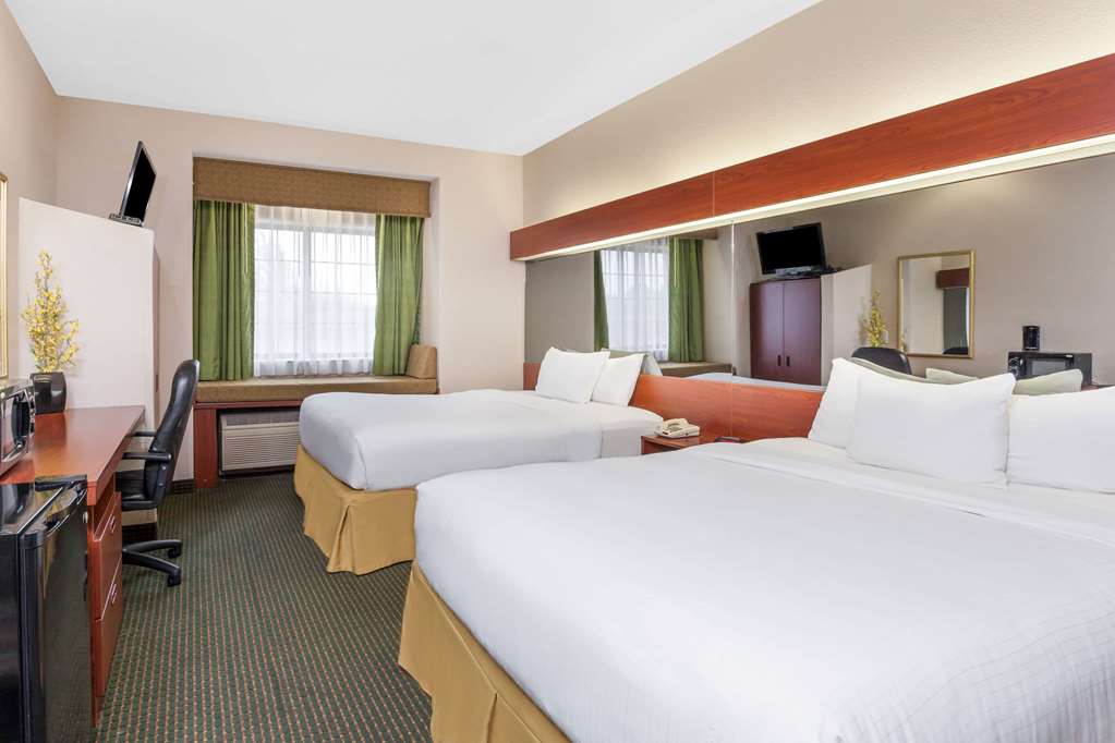 Days Inn by Wyndham near Kansas Speedway - photo 9