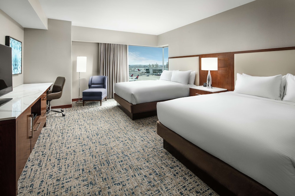 Hilton Boston Logan Airport - photo 13