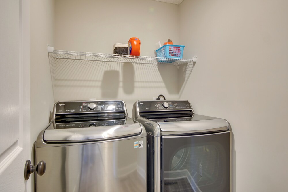 Hot Tub Lake Access and Dock Port Clinton Retreat in Port Clinton, United States