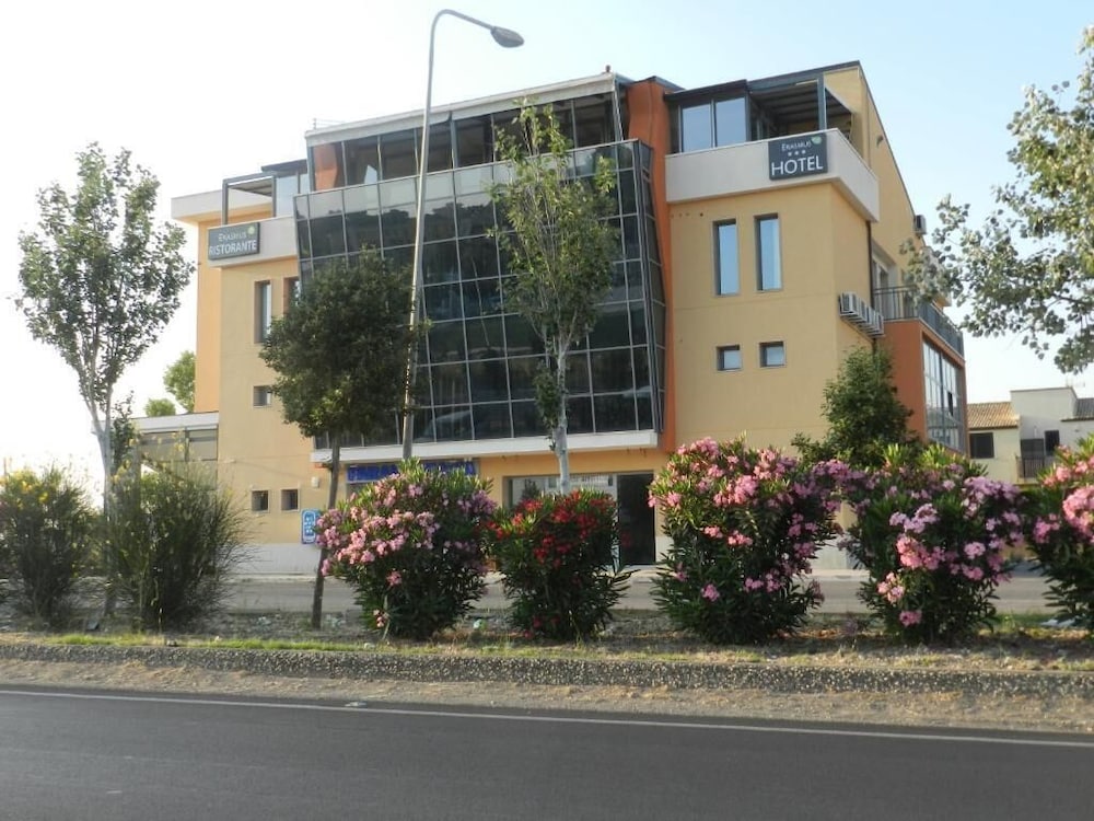 Erasmus Hotel — hotel in Gela