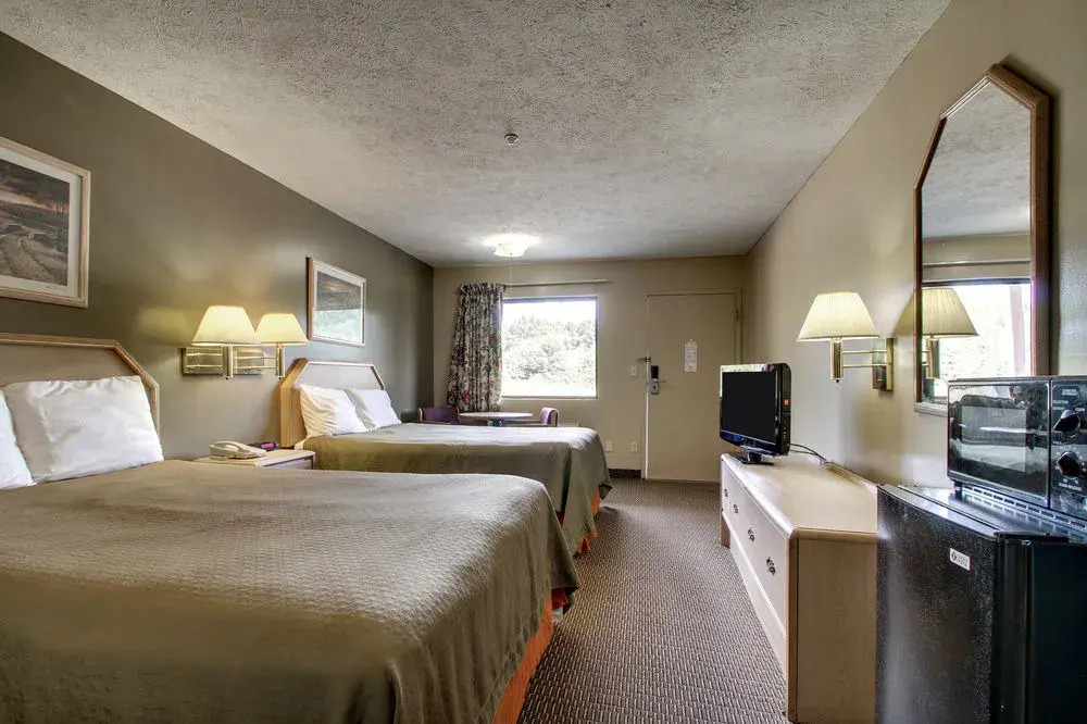Super 8 Durant - photo 25