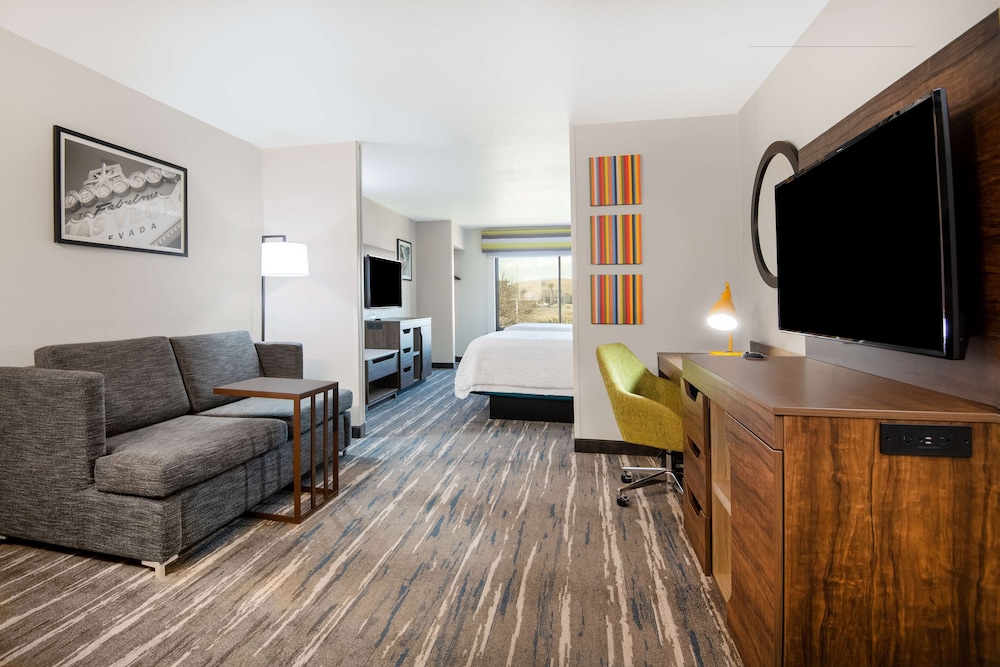 Hampton Inn & Suites Las Vegas Henderson - photo 16