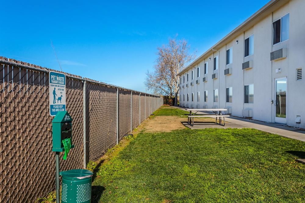 Motel 6 - photo 49