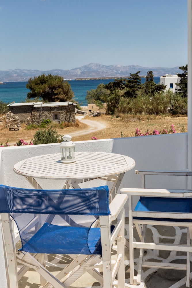 Tarsa Studios — 4-Star Luxury Hotel in Paros, Greece