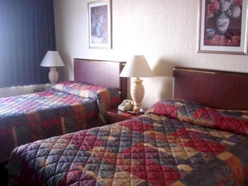 Red Carpet Inn & Suites Albany