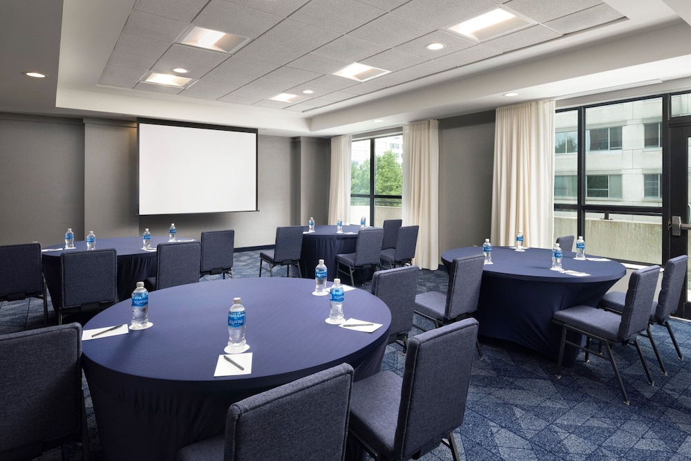 Courtyard by Marriott Washington Capitol Hill Navy Yard - photo 44
