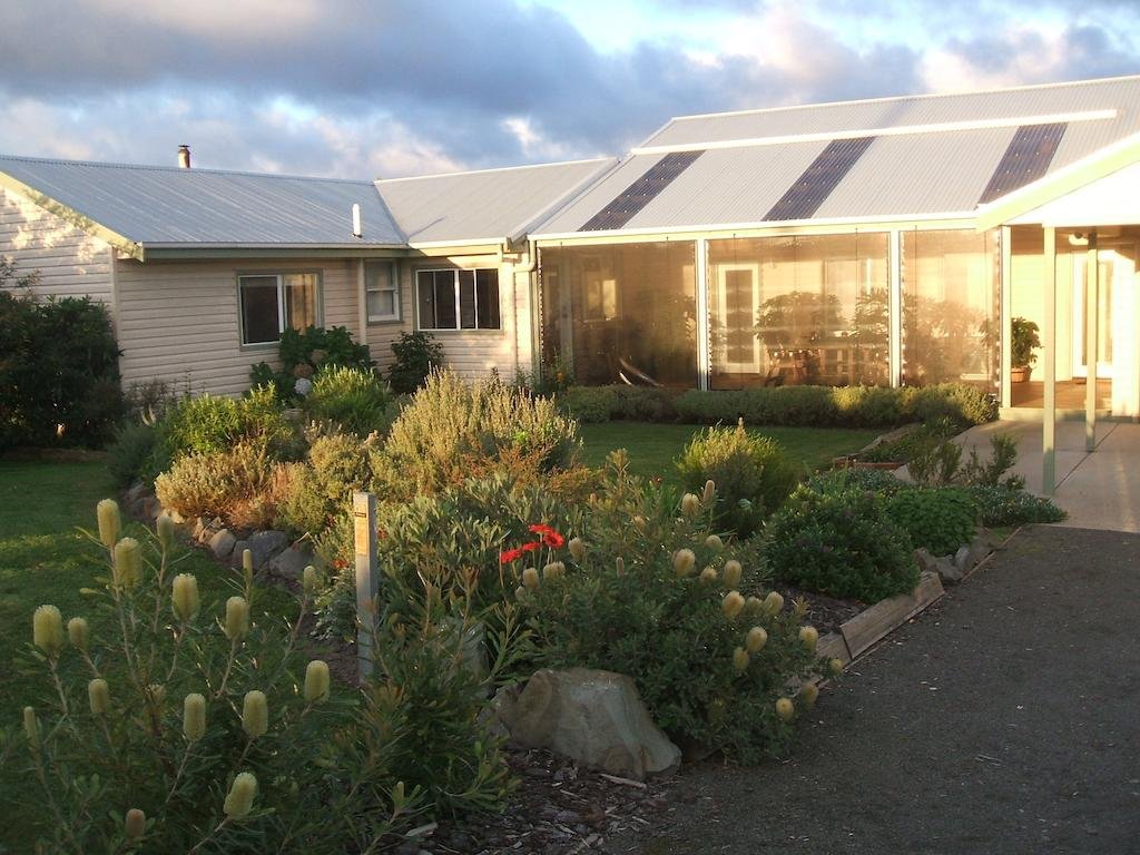 Forrest River Valley B&B — 4-Star Luxury Hotel in Colac, Australia