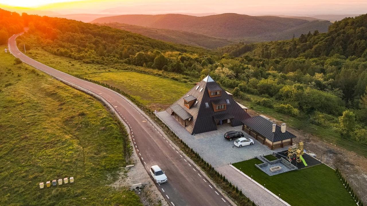 Pyramids Haven - carbon neutral hotel in Unknown City