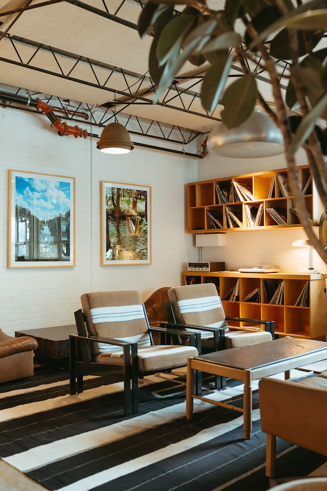 The Carpenter Hotel - photo 2