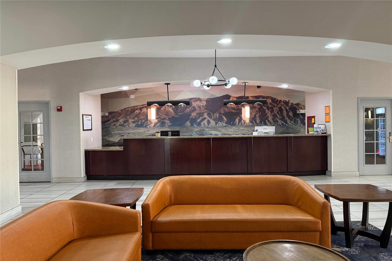 La Quinta Inn & Suites by Wyndham Albuquerque Midtown - photo 10