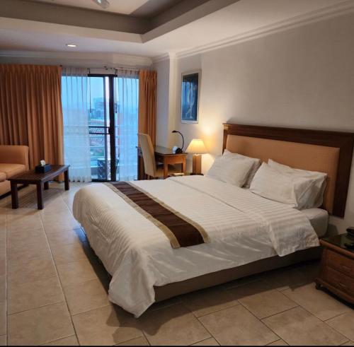 Jomtien View Talay Studio Apartments — 4-Star Luxury Hotel in Pattaya, Thailand