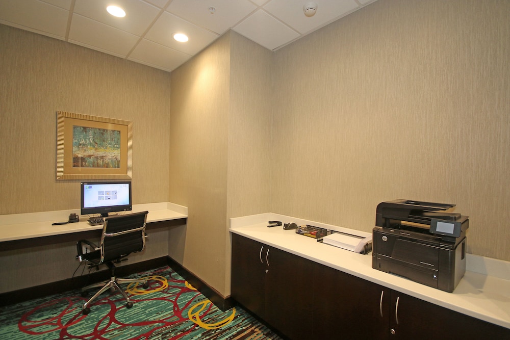 Holiday Inn Express & Suites Charlotte North by IHG - photo 23