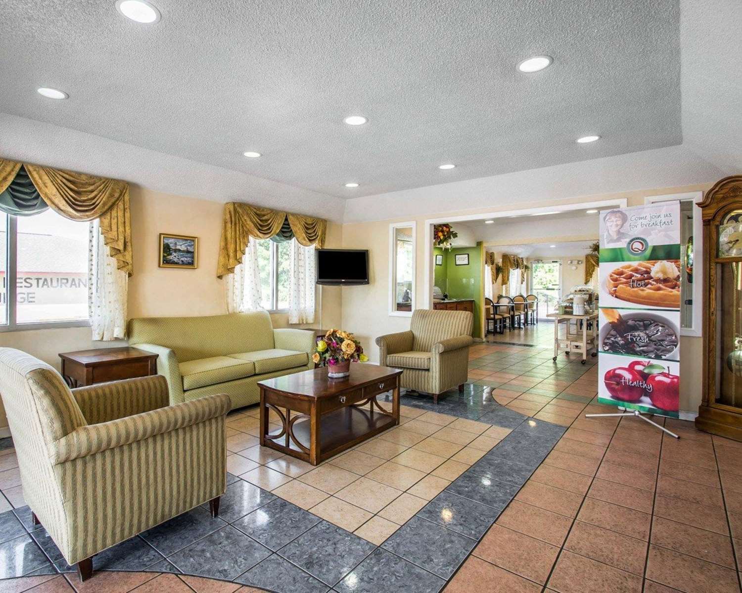 Red Roof Inn Evergreen - photo 10