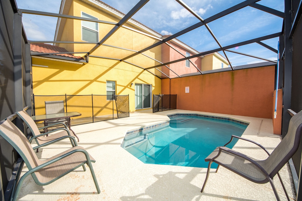 Bella Vida Resort by Home 2U - photo 174