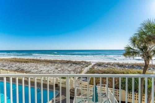 Beautiful 2bd Right On The Beach In Okaloosa Island — Fort Walton Beach