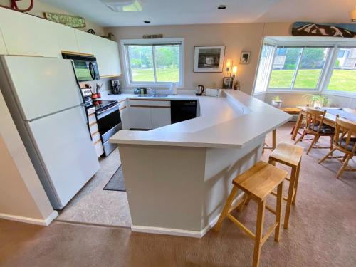 F4 Warm Fairway Village Townhome mountain views and large lawn So much to do - photo 69