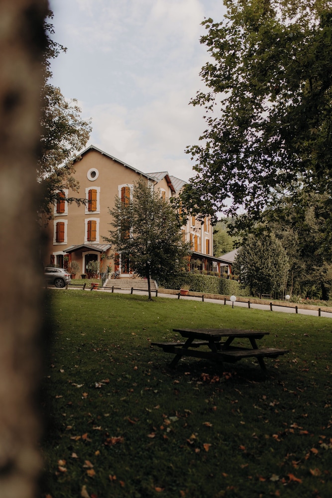 Logis Hôtel du Parc — hotel in Cransac